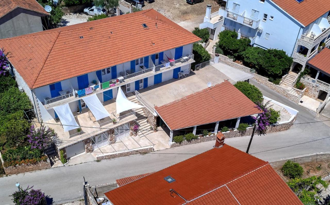 Pansion Jakas Zavala Dış mekan fotoğraf